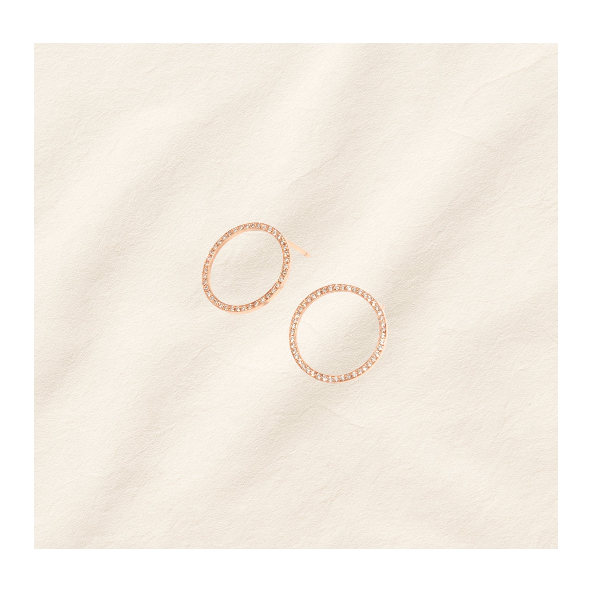 CIRCLE STUDS+