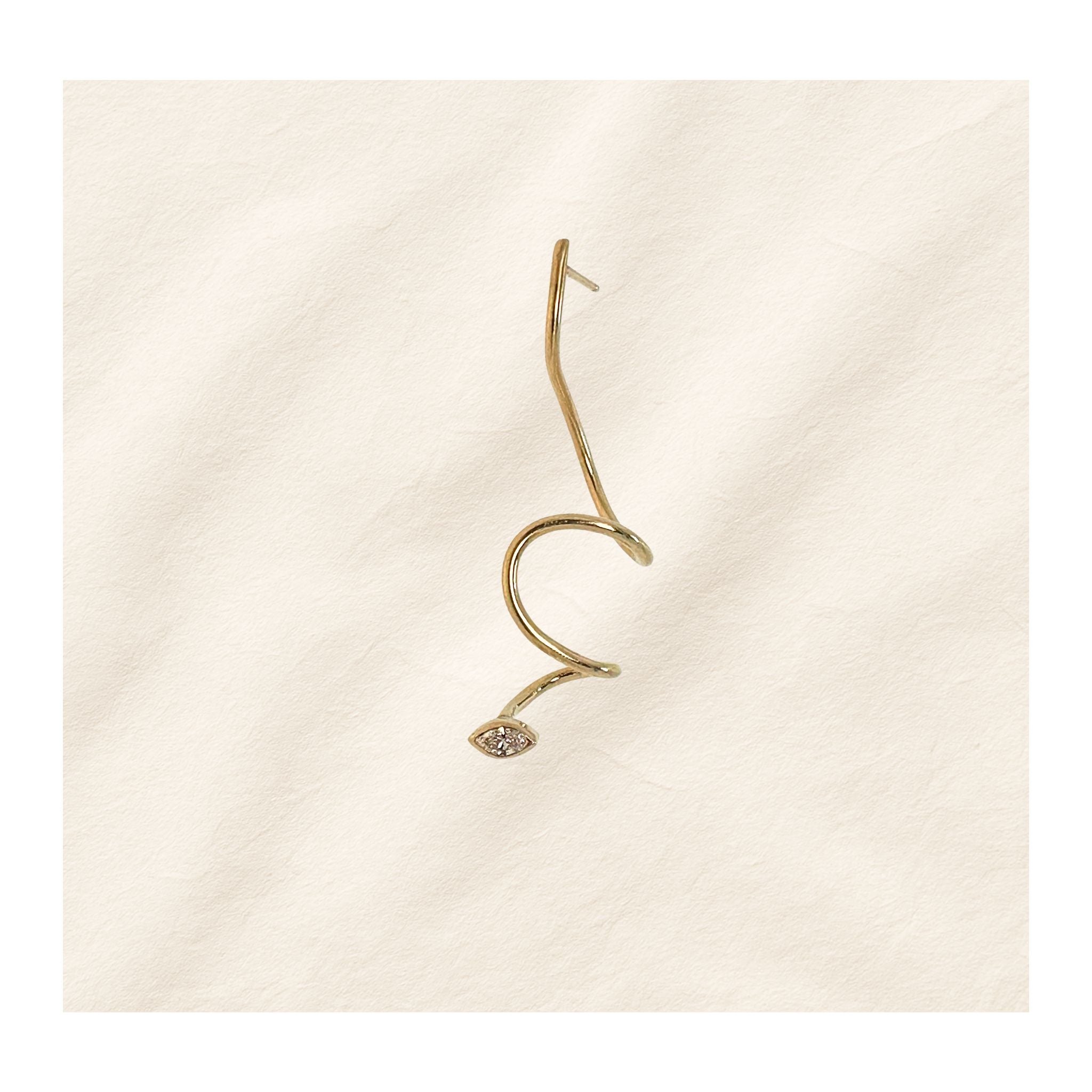 TWIRL EARRING