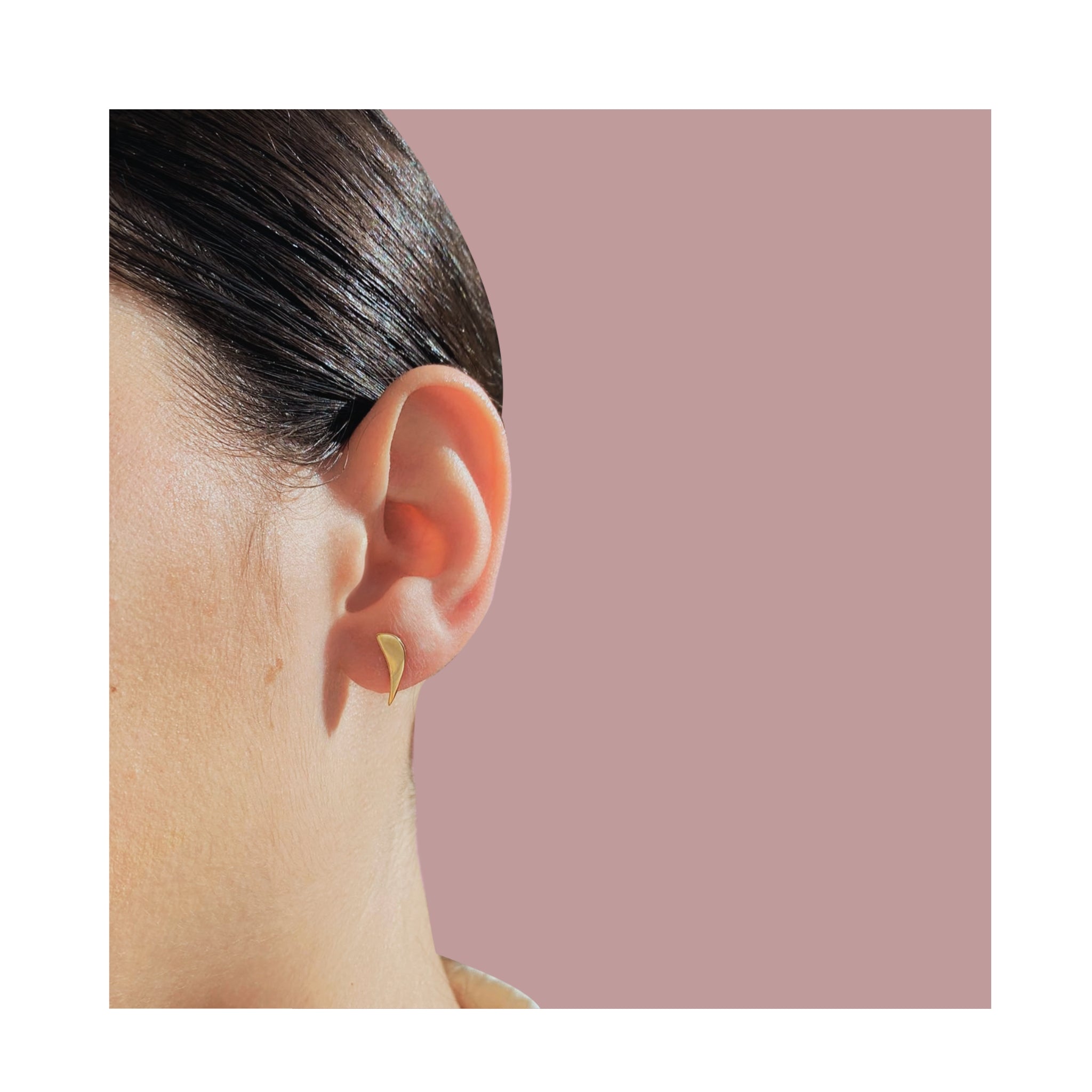 CURVE STUDS